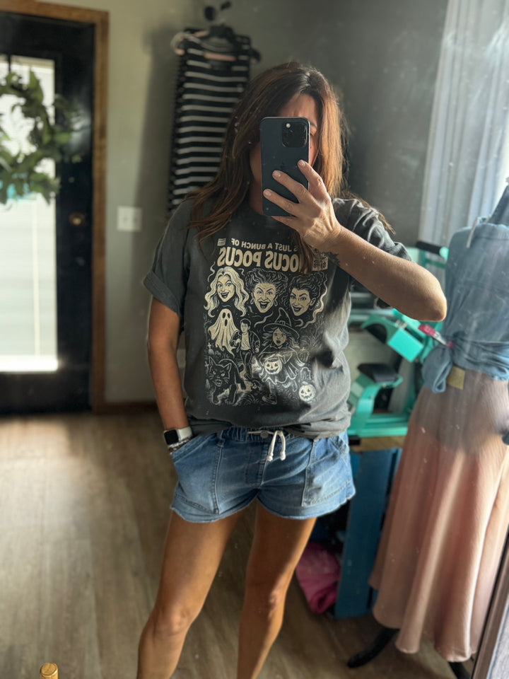 SANDERESON SISTERS SPELL TEE