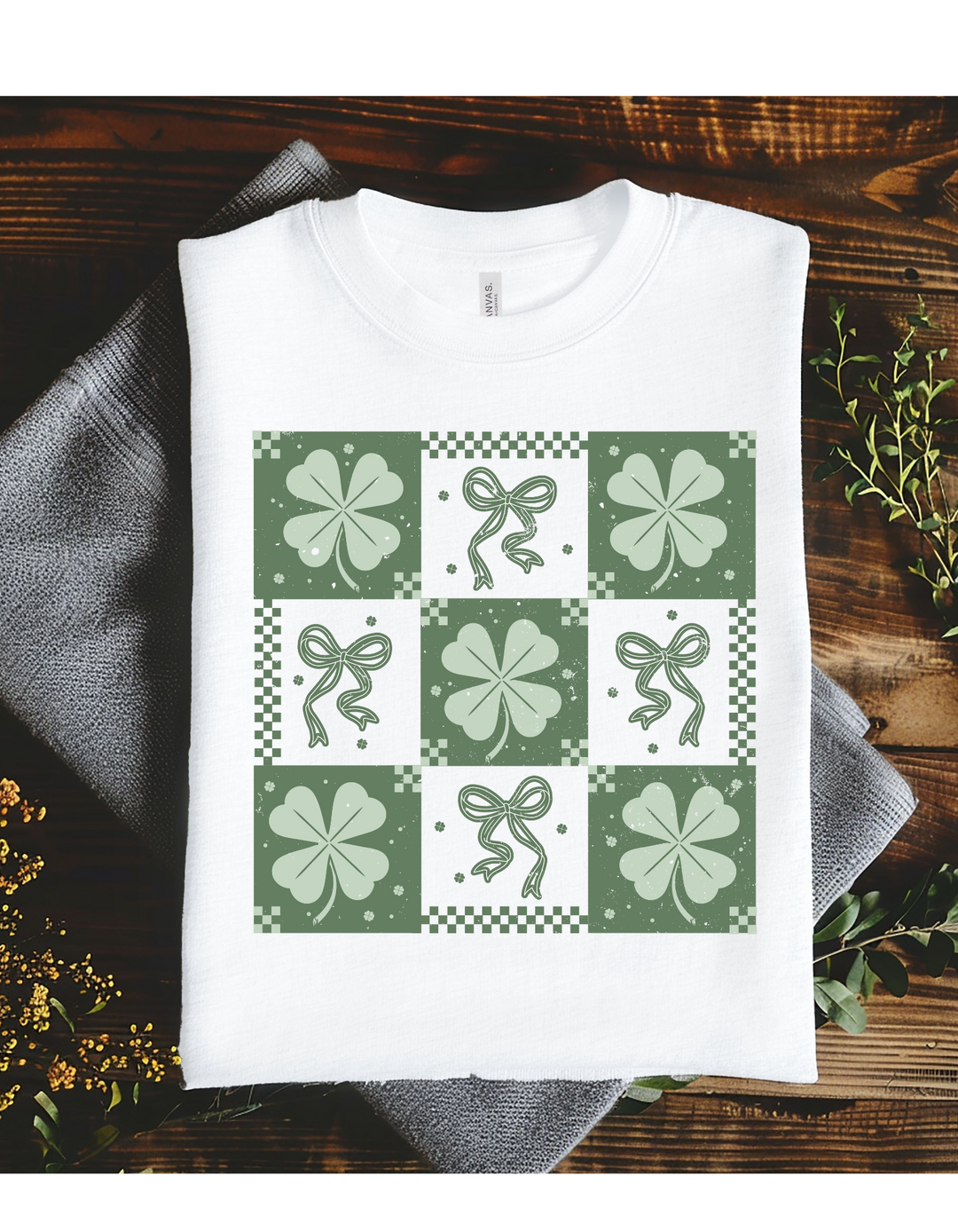 CLOVERS & BOWS ADULT TEE
