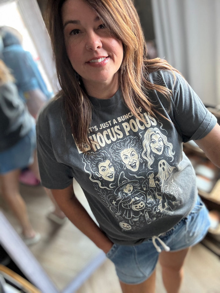 SANDERESON SISTERS SPELL TEE