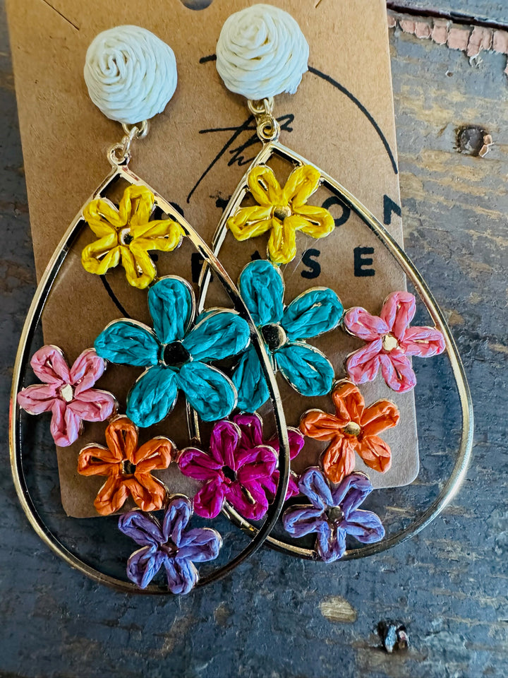 RAFFIA BLOOM EARRING