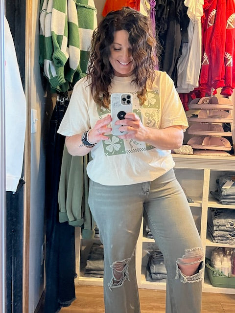 CLOVERS & BOWS ADULT TEE