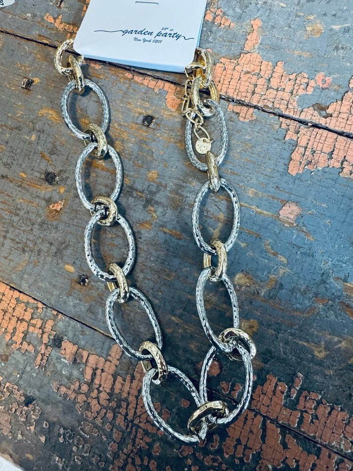 CHAIN REACTION NECKLACE