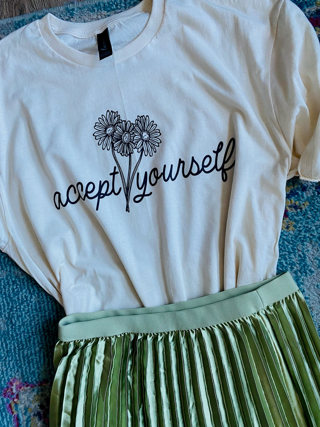 ACCEPT YOURSELF GRAPHIC TEE