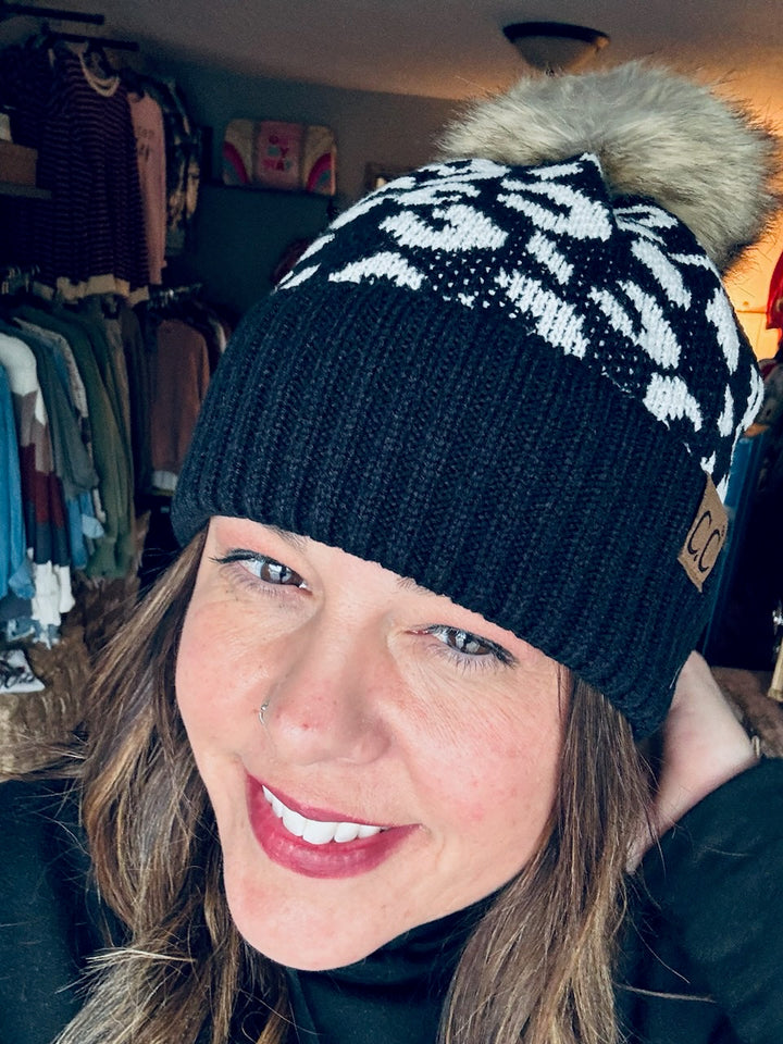 LEOPARD FUR POM BEANIE BLACK