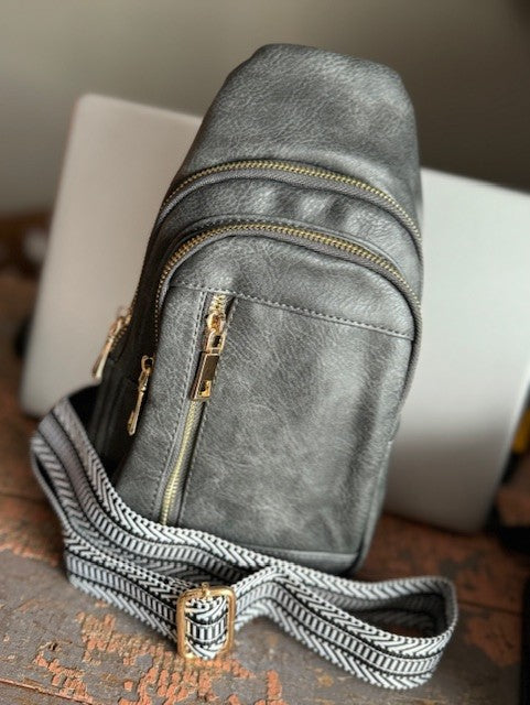 GENEVIVE CROSSBODY GRAY