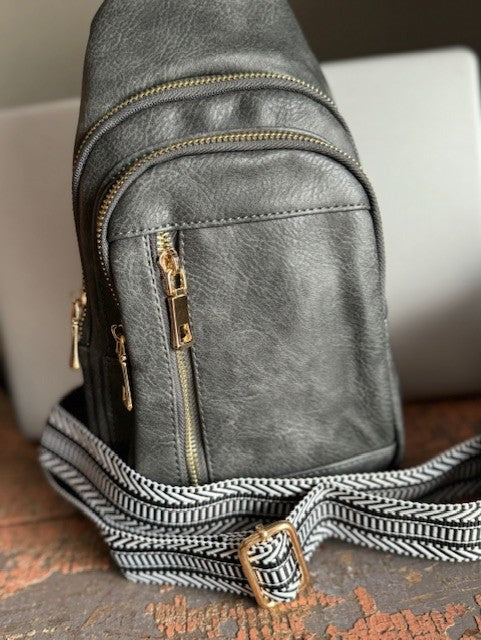 GENEVIVE CROSSBODY GRAY