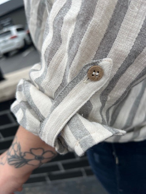 COASTAL BREEZE BUTTON DOWN